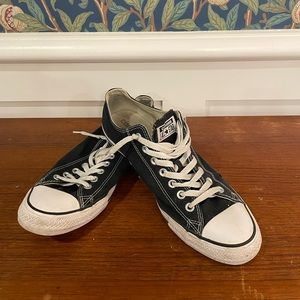 Mens 10.5 black converse chucks
